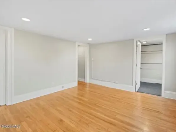 550 East St, Rensselaer, NY