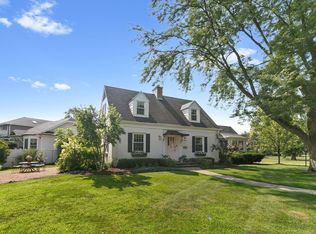 181 S Delaplaine Rd, Riverside, IL 60546