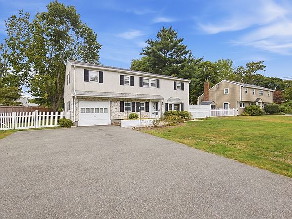 5th image of 37 Rustcraft Rd