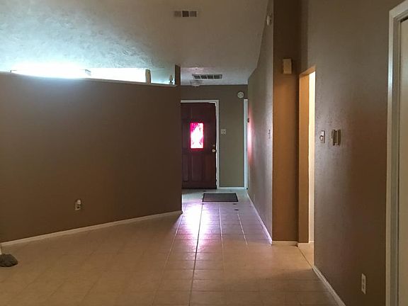 5th image of 8411 Carmelwood Ln