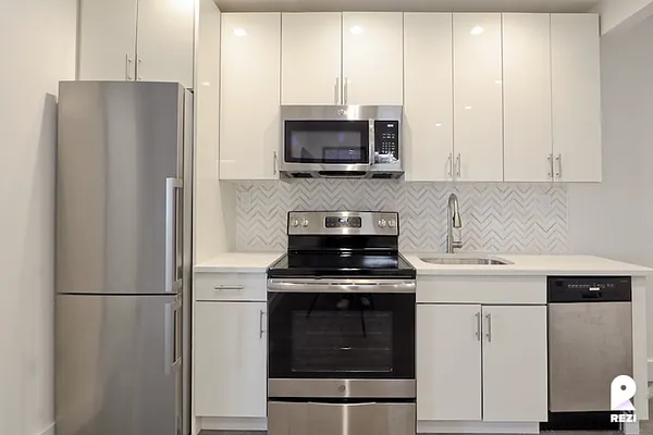 Rented by REZI | media 3