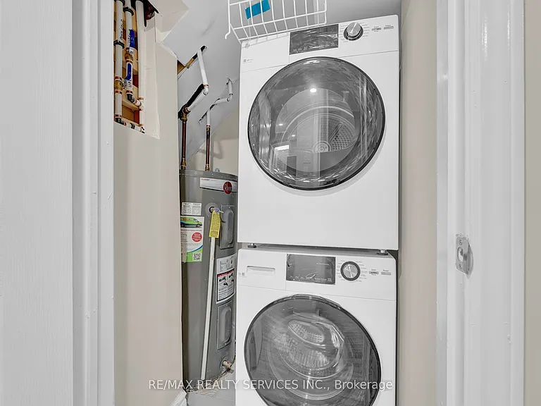 29 Hector Ct — Photo 8