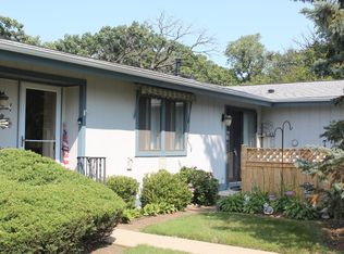 904 Wiltshire Dr APT 1, McHenry, IL 60050