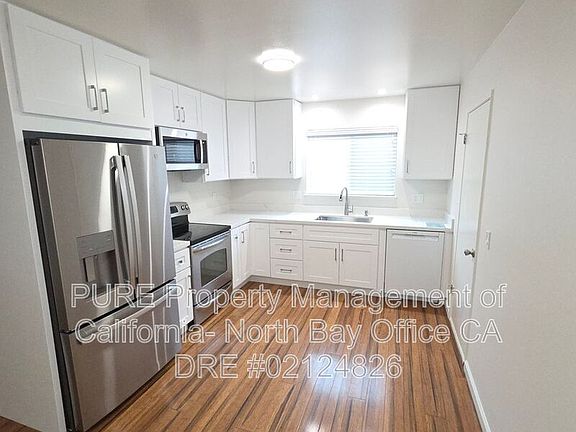3rd image of 1025 Palmetto Way