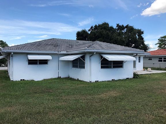 2nd image of 5962 Lake Osborne Dr