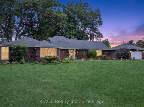 2631 Thompson Rd, Fort Erie, ON L2A 5M4