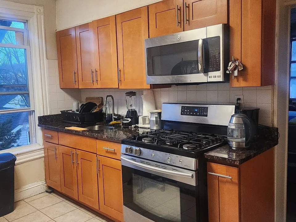 159 Waldo Pl #4