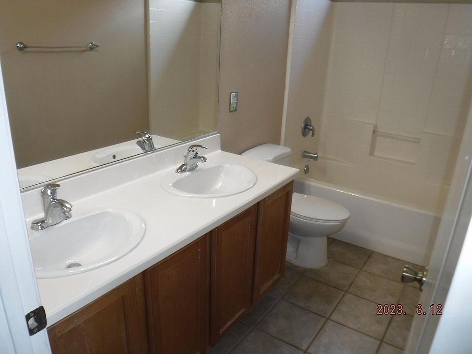 1st image of 10818 Avenzano St