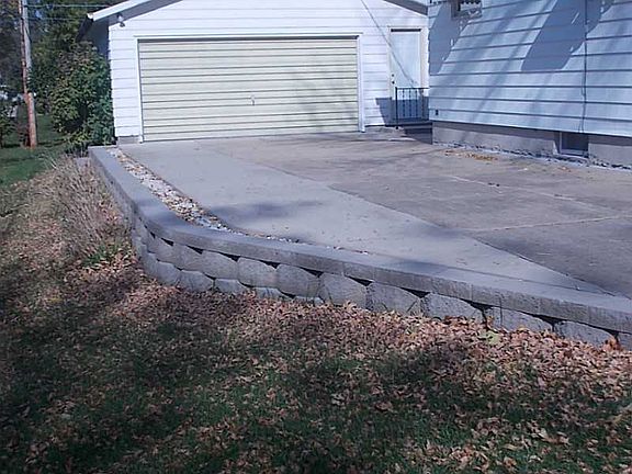 Garage 24' x 24' w/Opener