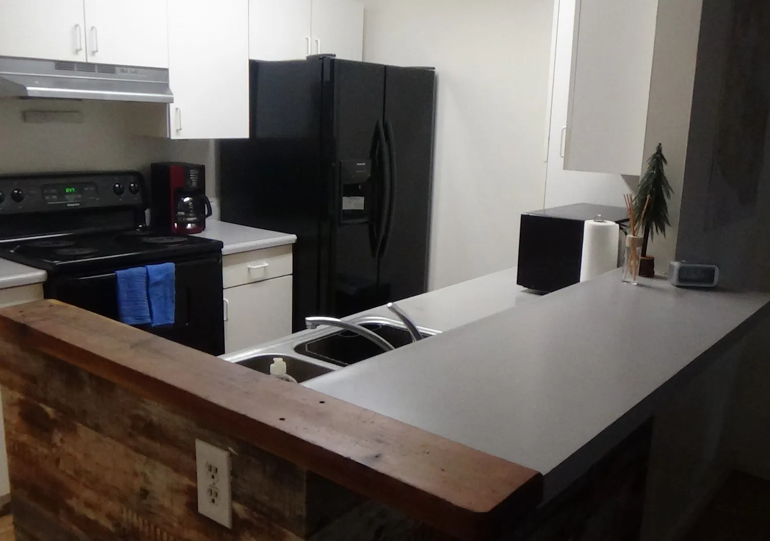 10 bed, 7200 sqft, $1,950 — Photo 4