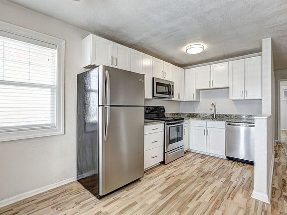 5th image of 938 W Ocean View Ave #16