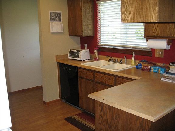 3rd image of 110 Monterey Dr