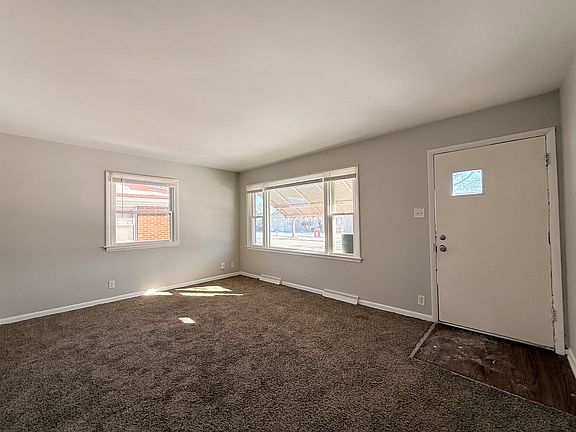 4th image of 326 Clyde Ave