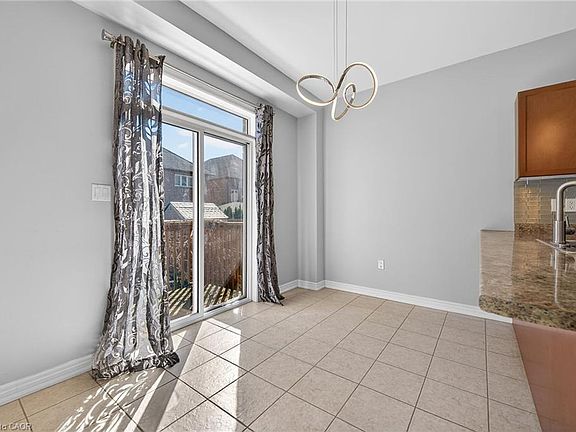 5th image of 244 Raymond Rd