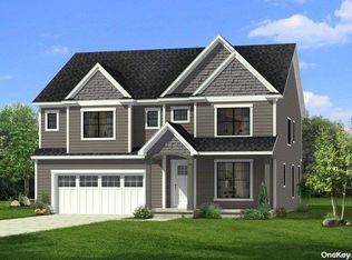 691 Kirby Ln, West Babylon, NY 11704