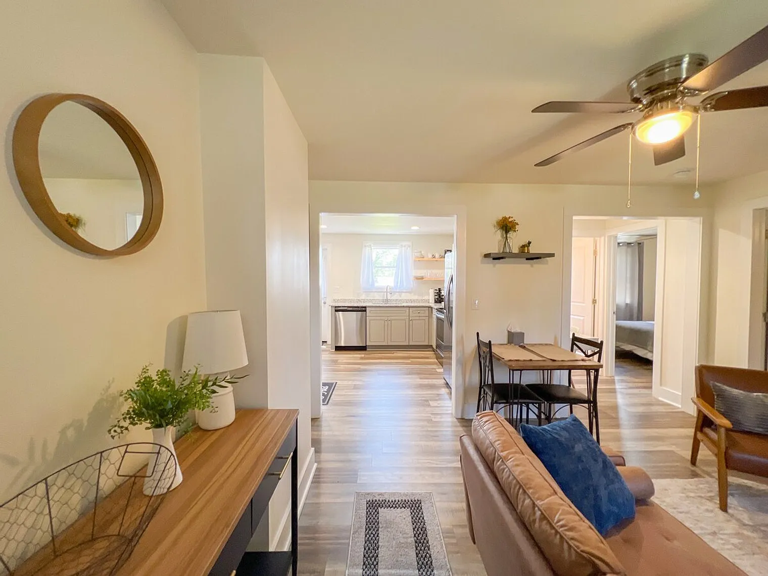 2 bed, 1.0 bath, $2,877 — Photo 2