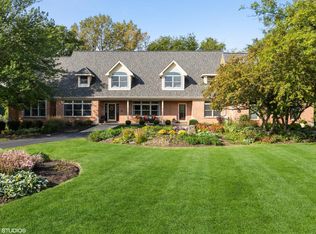 6720 Colonel Holcomb Dr, Crystal Lake, IL 60012
