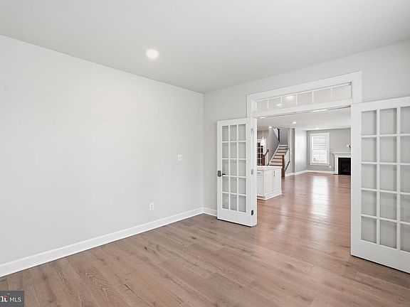 4th image of 23648 Amesfield Pl