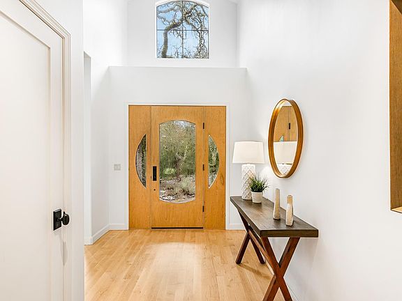 4th image of 494 Shooting Star Place