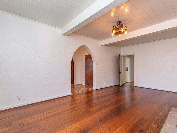 4th image of 7501 Parkdale Ave