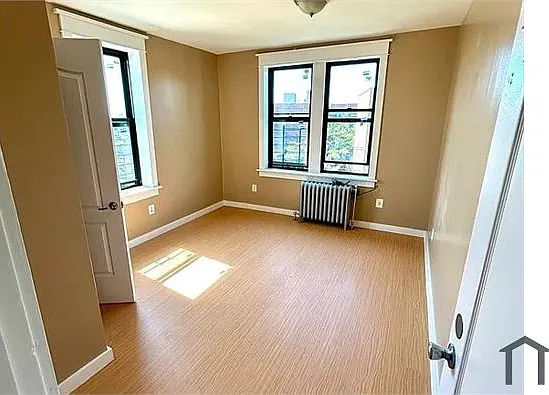2288 Mott Ave — Photo 1