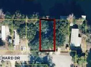 6715 W Richard Dr, Weeki Wachee, FL 34607