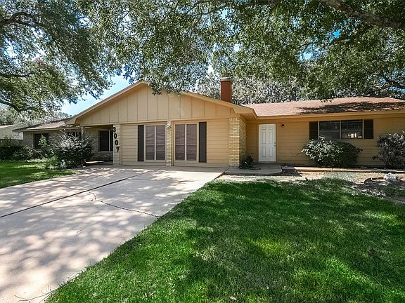 3rd image of 3007 Myatt Ln