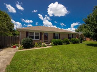 104 Charlotte Cir, Nicholasville, KY 40356
