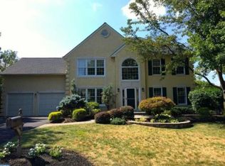 360 Laurel Oaks Dr, Langhorne, PA 19047