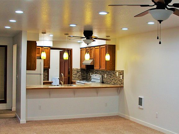 3rd image of 1630 Davis Ave Unit 6