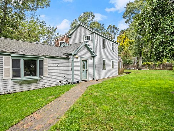 2nd image of 33 Lake Rd