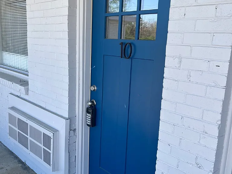 2607 Jefferson St #10 — Photo 3