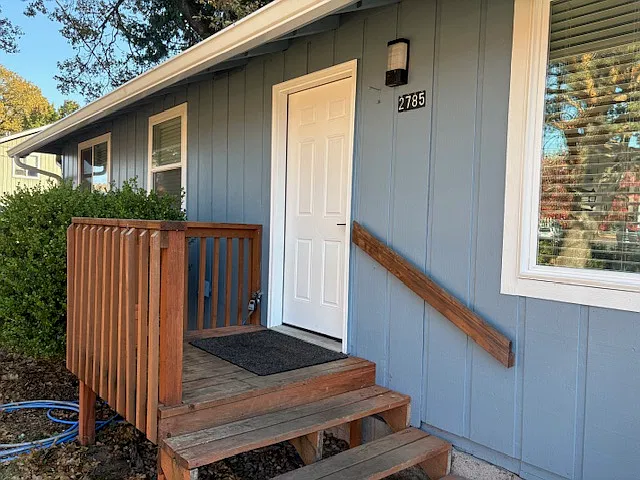 3 bed, 1040 sqft, $2,000 — Photo 2