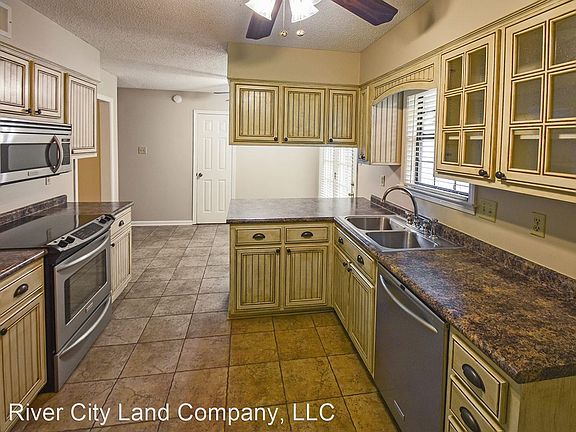 4th image of 6393 Barwick Dr