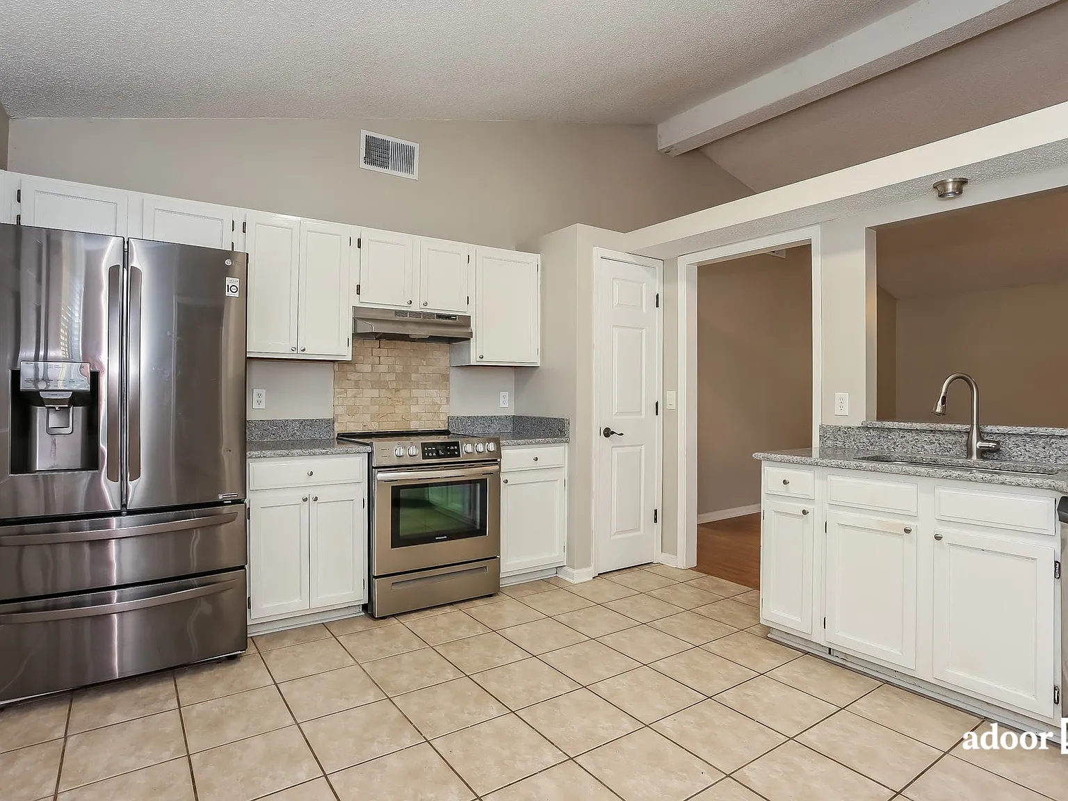 3 bed, 2.0 bath, 1425 sqft, $1,845 — Photo 3