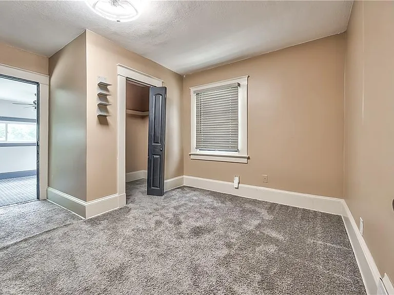 2941 Victor St — Photo 12