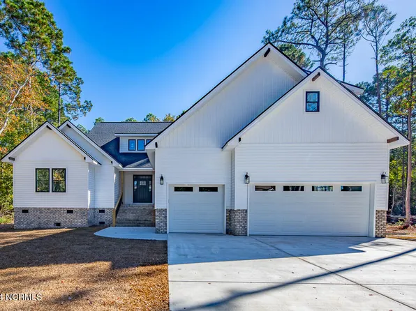 2079 Royal Pines Drive, New Bern, NC 28560