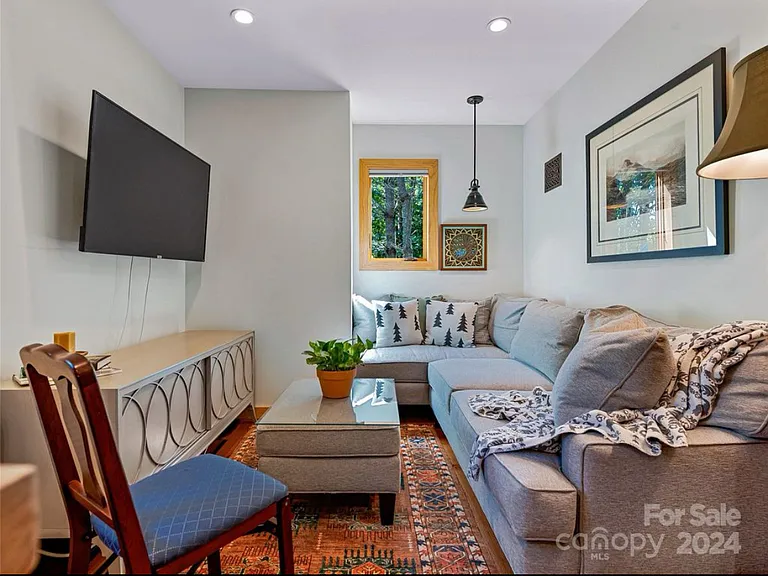 35 Kenzie Way — Photo 6