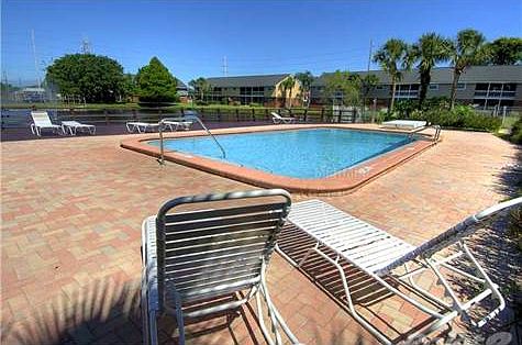 3rd image of 200 Country Club Dr APT 1105