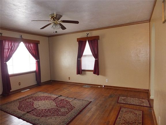 3rd image of 707 S Ireland St
