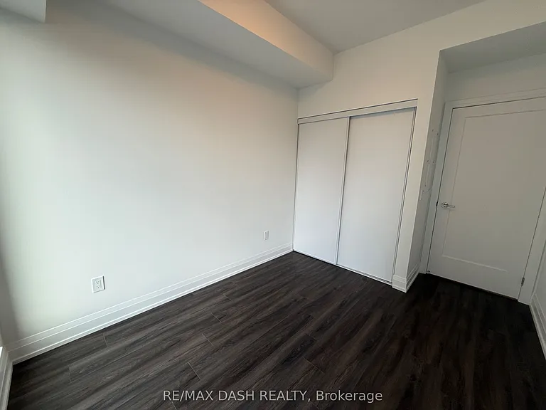 20 Soudan Ave #2408 — Photo 15