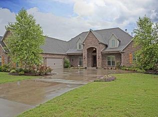 2251 Riverfront Ln, Fayetteville, AR 72703