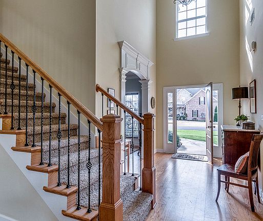3rd image of 5907 Kentucky Derby Ln