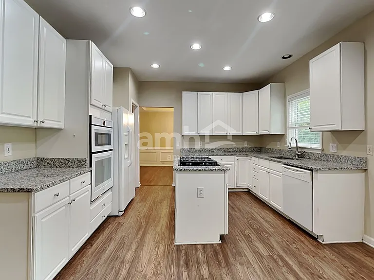 4220 Millside Walk SE — Photo 3