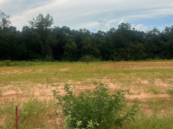 14 Mullholland Dr, Enterprise, AL 36330