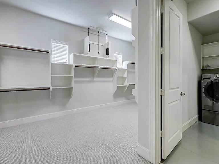 1110 Thompson St — Photo 24
