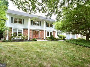 1 W Cartwright Dr, Princeton Junction, NJ 08550
