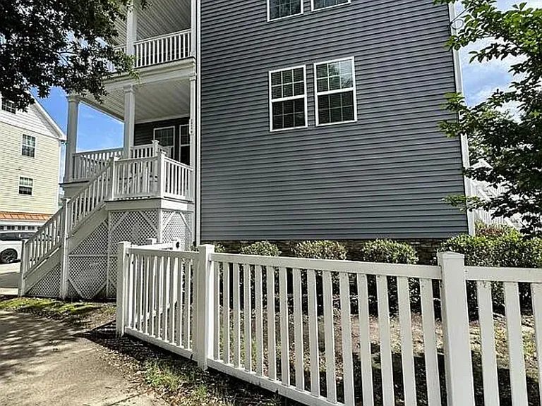 2714 Pleasant Ave — Photo 5
