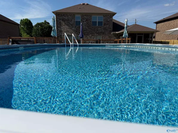 992 Yarbrough Rd, Harvest, AL 35749