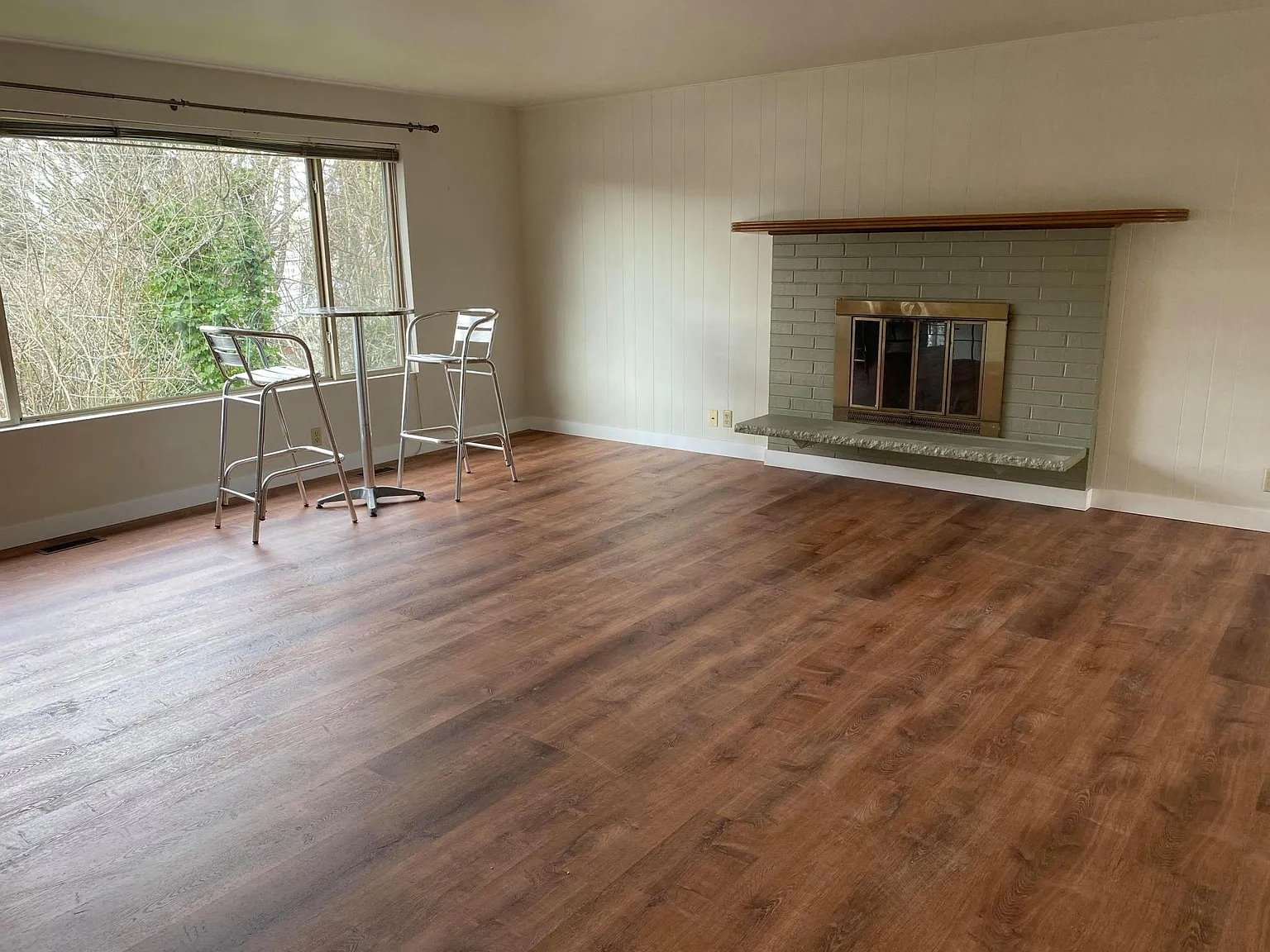 3 bed, 2.5 bath, 1950 sqft, $4,500 — Photo 2